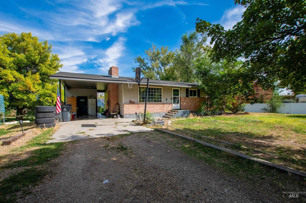 4110 Pleasant View Dr, Nampa
