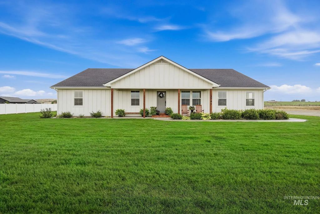 2741 Sw 3rd Ave., New Plymouth