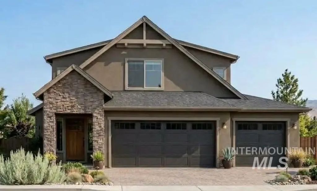 689 E Ronda Ln, Kuna