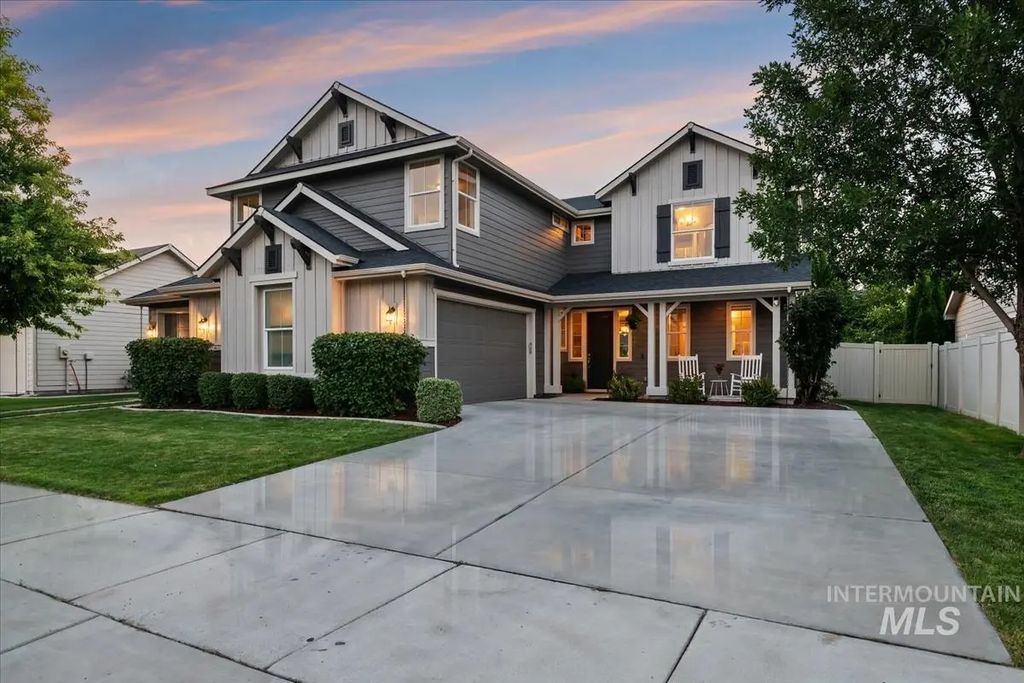 1474 W Bear Track Dr, Meridian