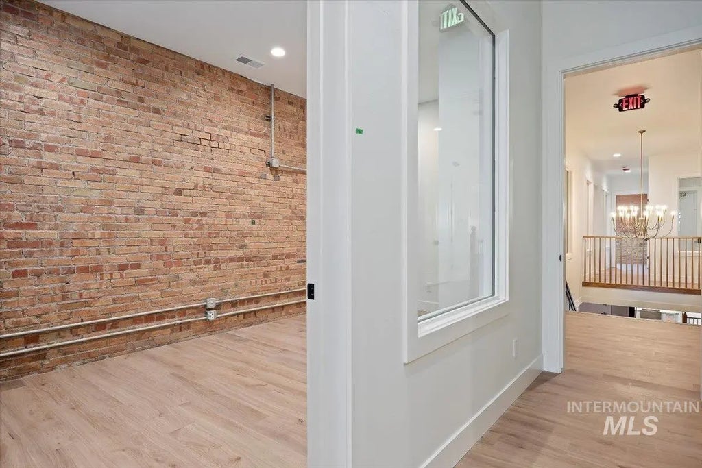 150 Main Ave #13, Twin Falls