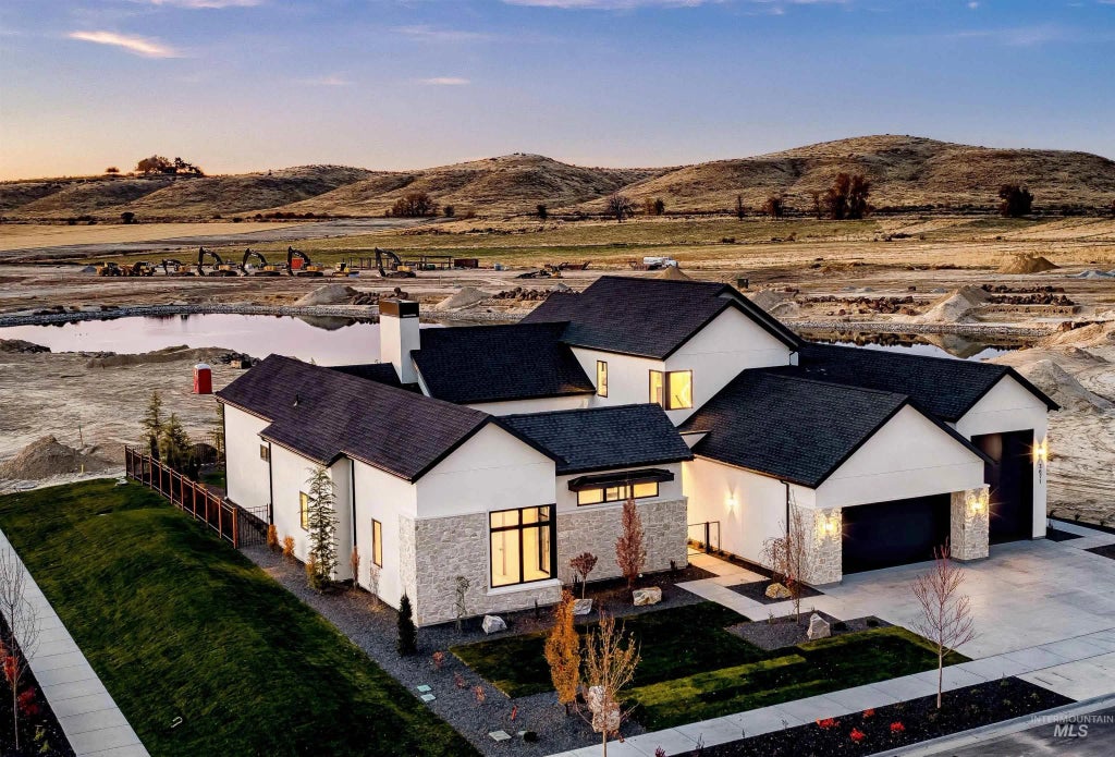 3671 N Harvest Moon Way, Eagle