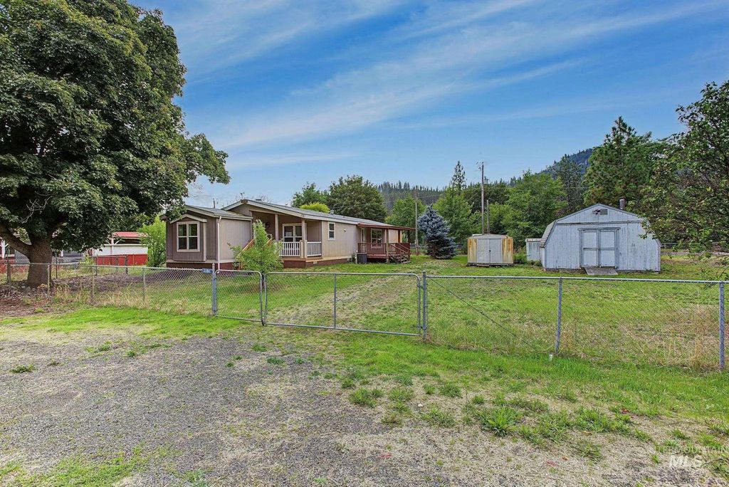 3386 Montana Street, Kamiah
