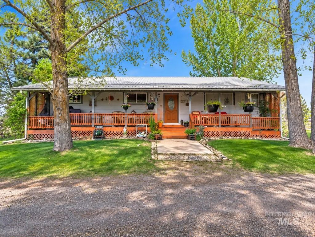 2127 Hwy 95, Council