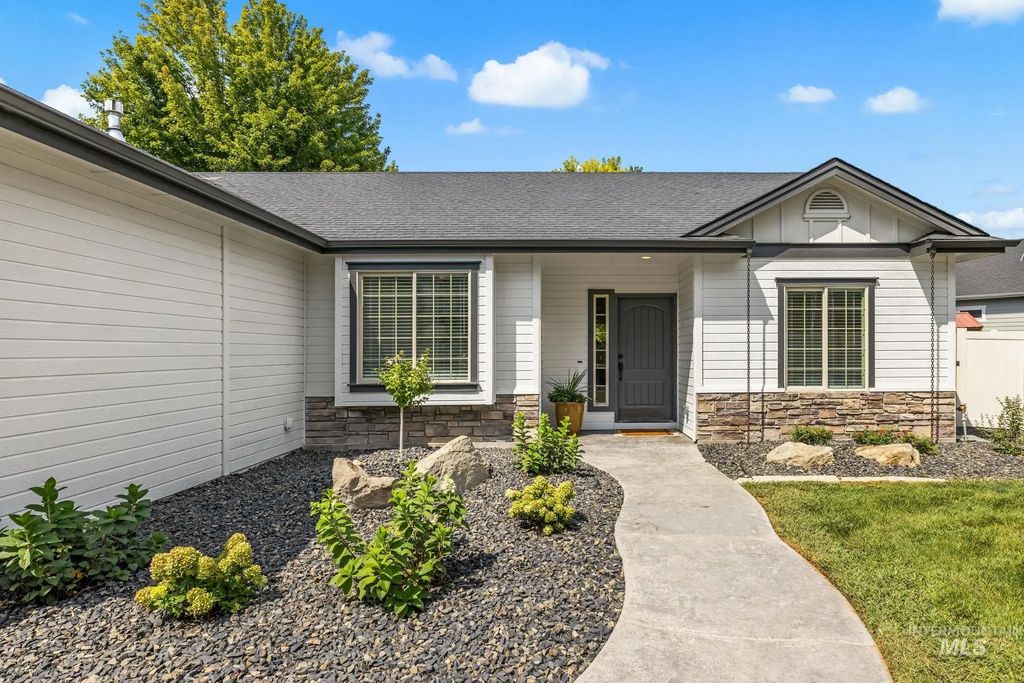 2818 E Shadowview, Eagle