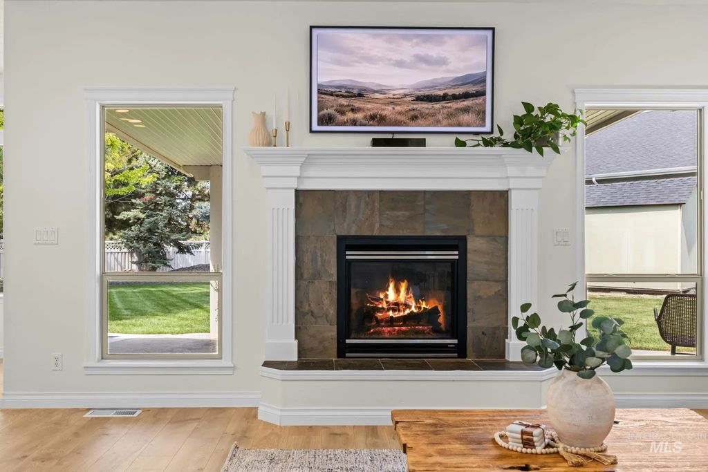 2818 E Shadowview, Eagle
