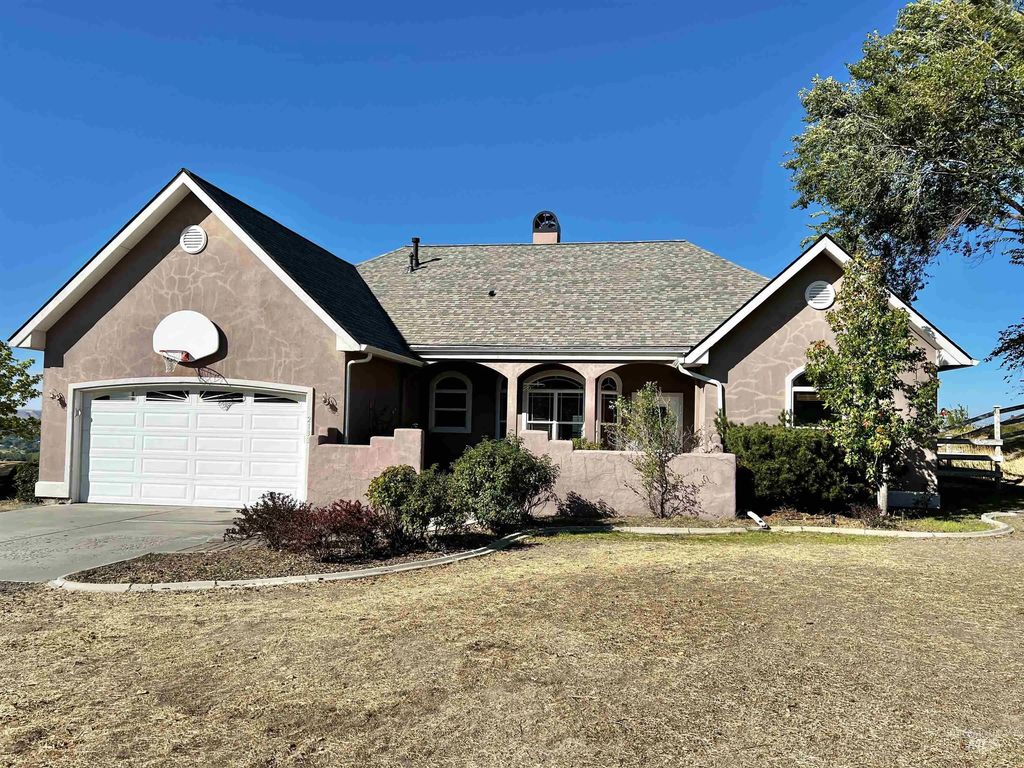 2133 Corral Road, Emmett