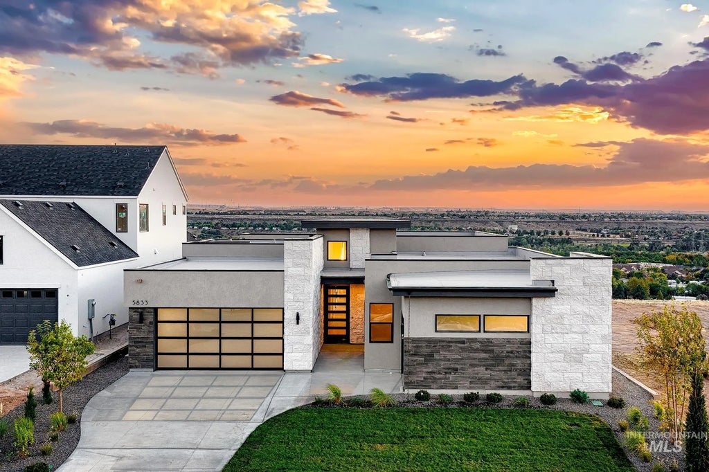 5833 E Prominence Dr., Boise