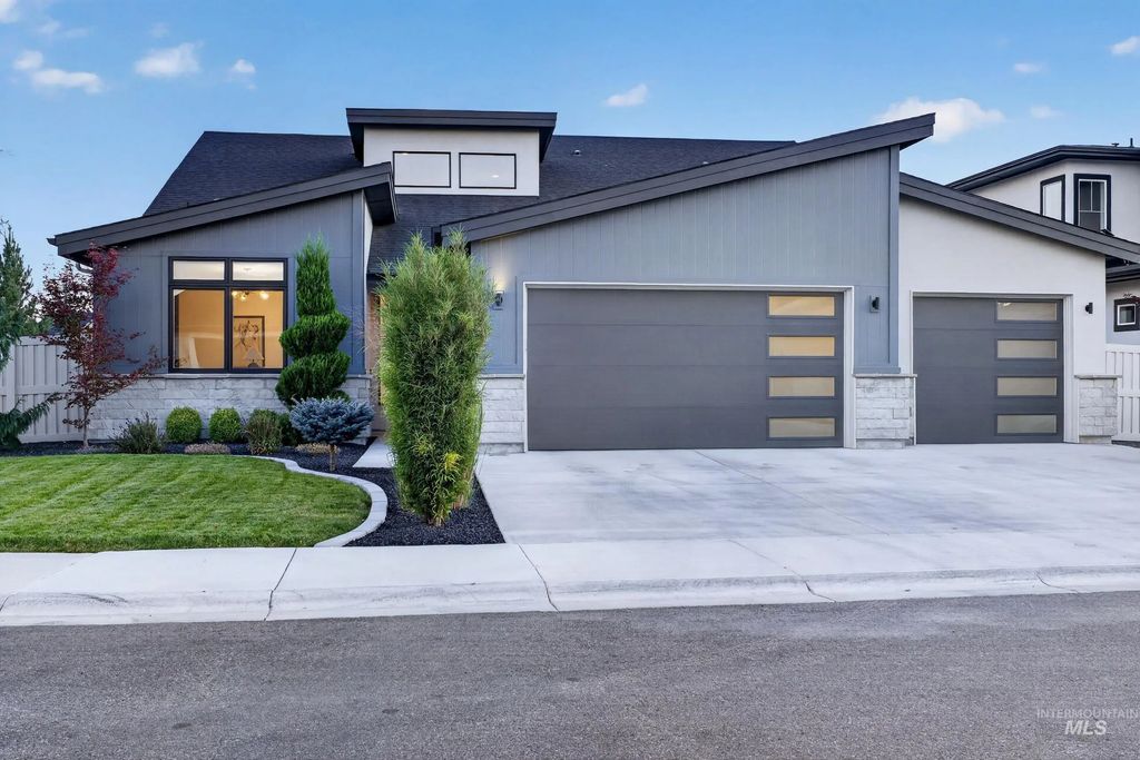 4083 E Awbrey St, Meridian