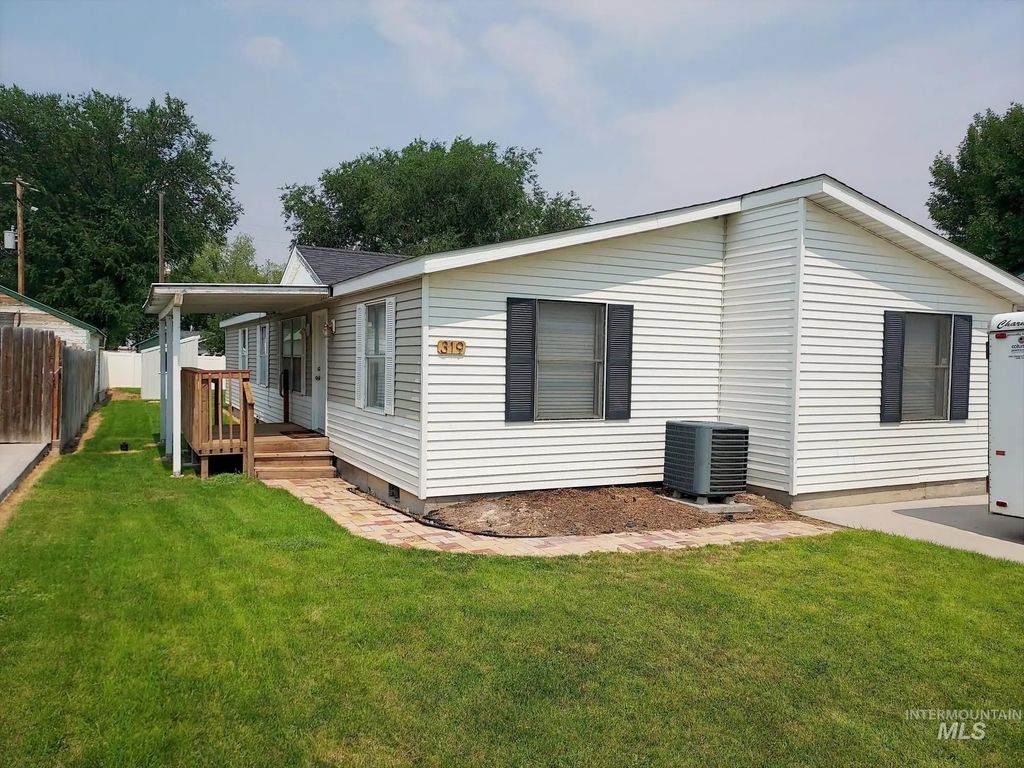 319 2nd Street, Hazelton