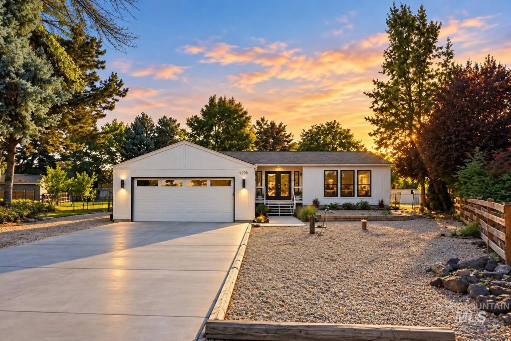 9298 W Teakwood Dr, Boise