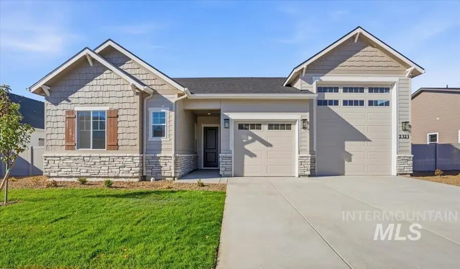 2323 N Kenora Ave, Star