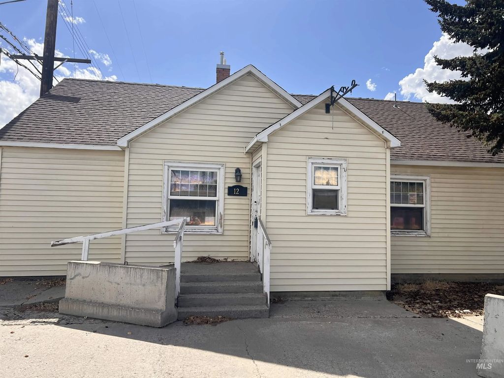 121 5th Ave W, Gooding