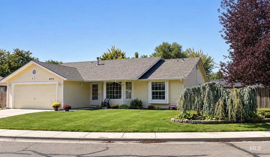 6919 N Glencrest Way, Boise
