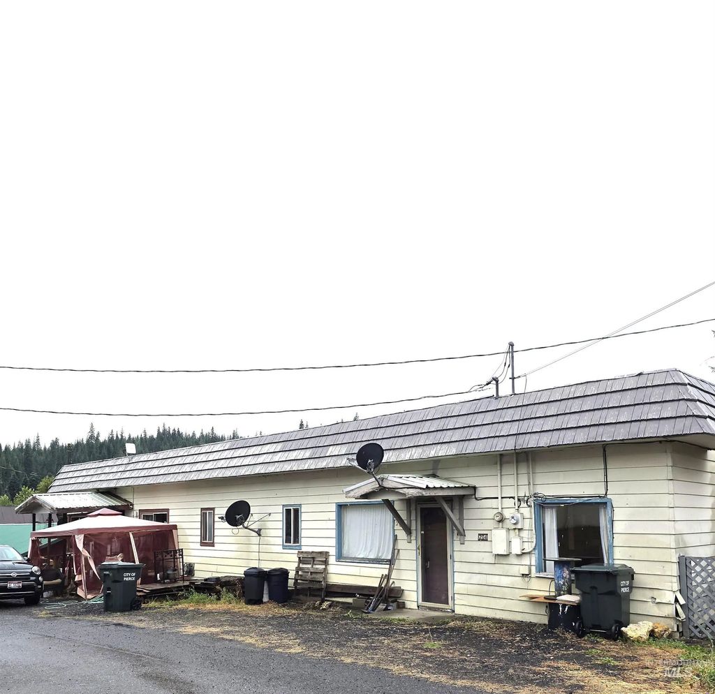 204 Clearwater Ave, Pierce