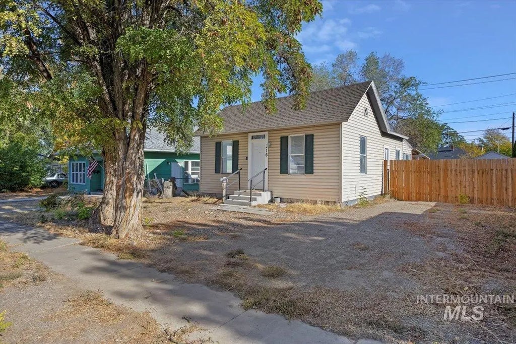 516 N 5th Ave, Twin Falls