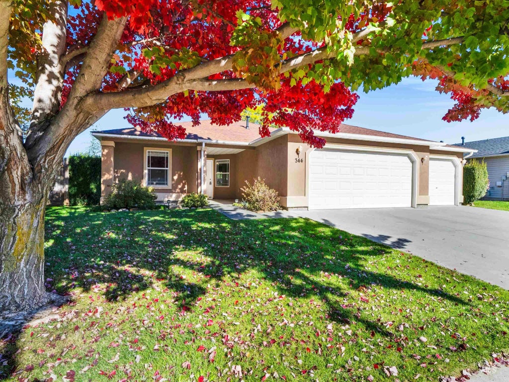 344 E Rose Lake Dr, Middleton