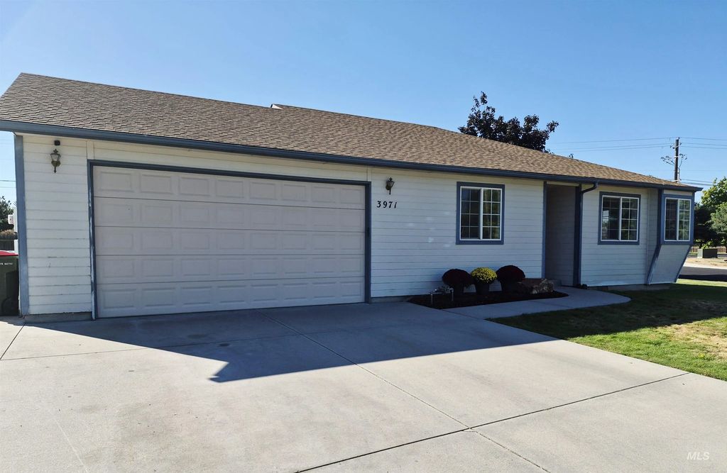 3971 W Sugar Creek Dr, Meridian