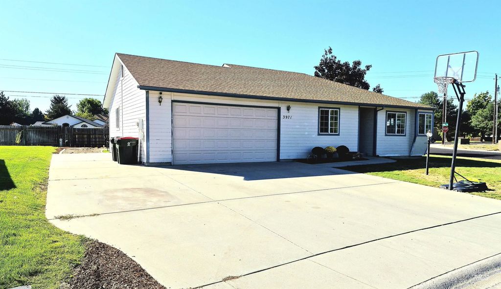 3971 W Sugar Creek Dr, Meridian