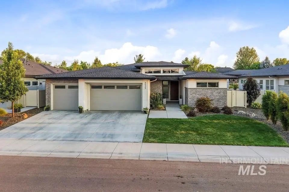 4535 E Copper Point Drive, Meridian