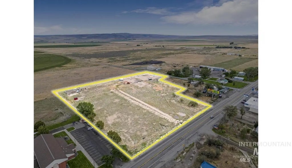 2408 E 2450 N, Hollister