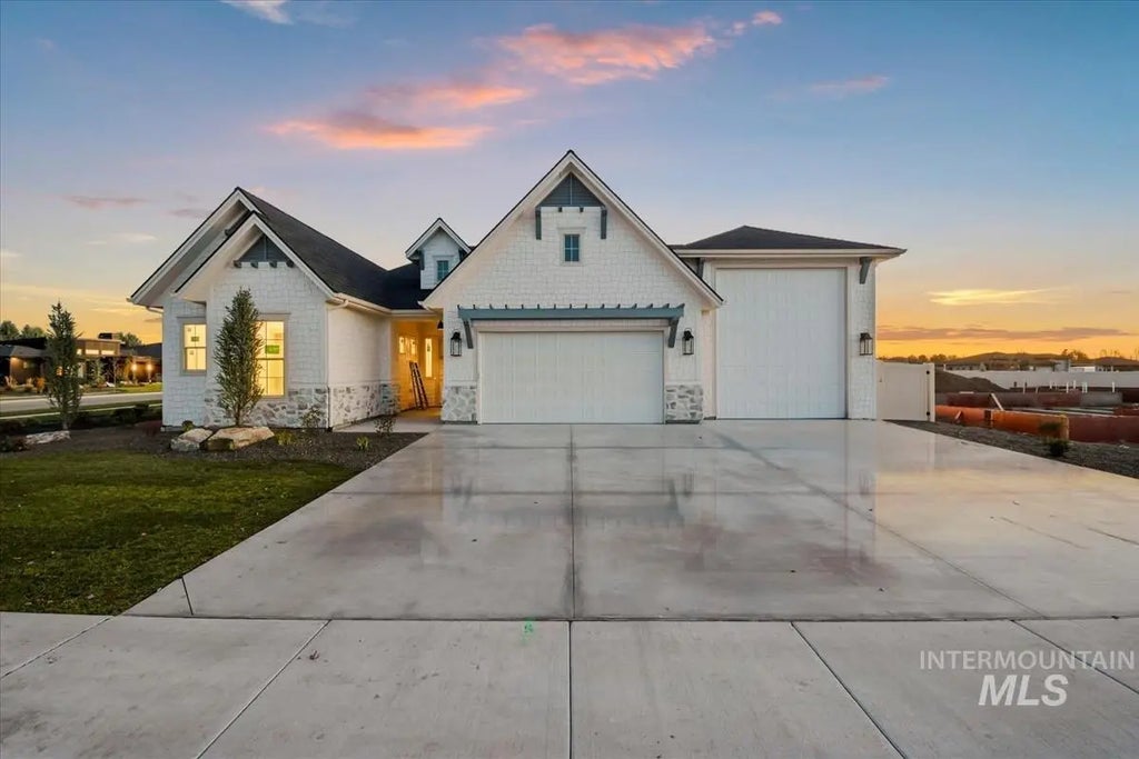 3323 W Golden Barrel St., Eagle