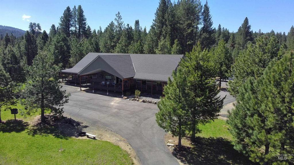 191 Clear Creek Road, Cascade