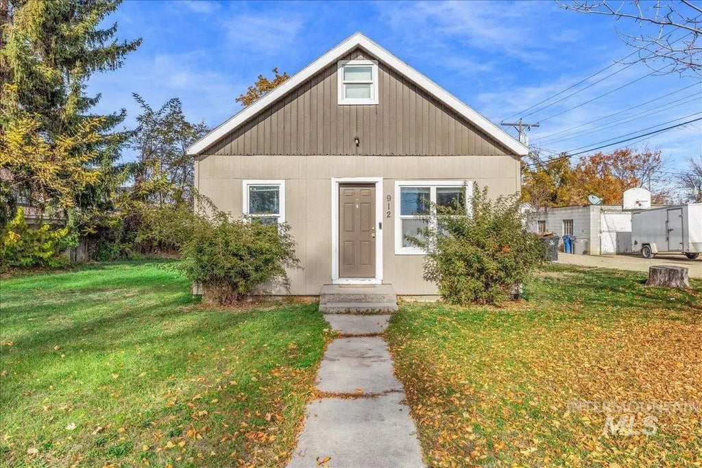 912 E Amity, Nampa