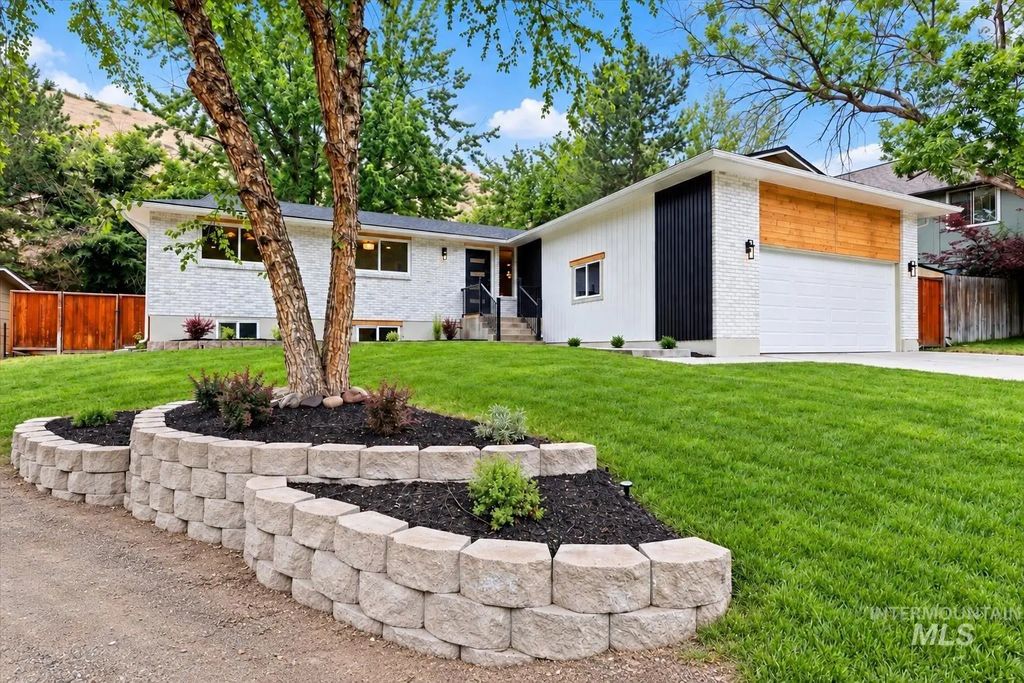 5927 N Collister Dr., Boise