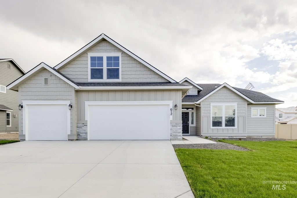 3876 E Jamestown Dr, Nampa