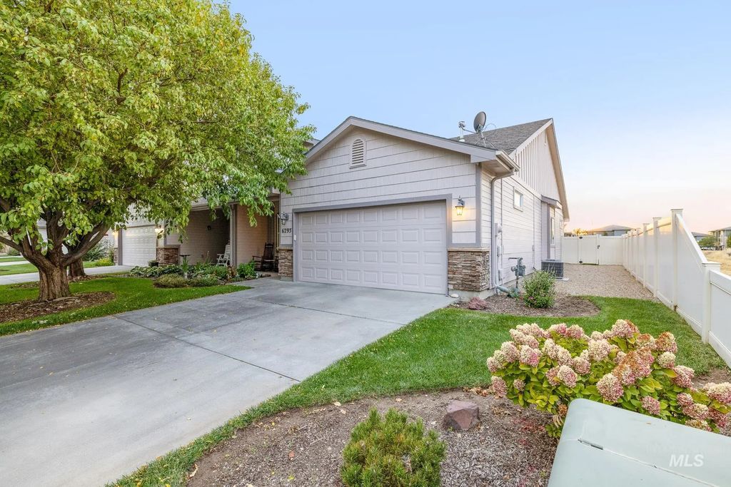 6295 S Zither Ave, Boise