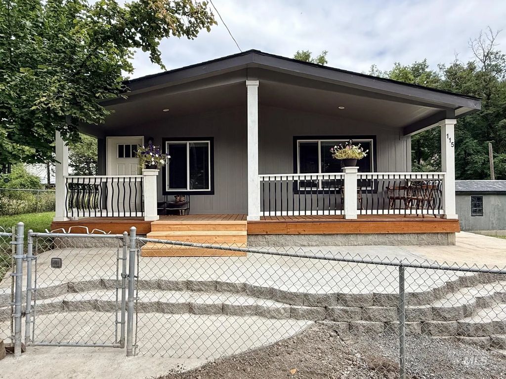 115 Trail Bay Dr, Orofino