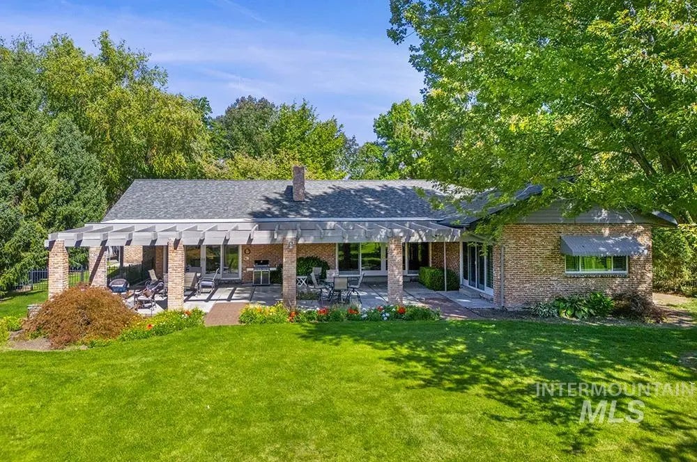 4431 W Hillcrest Dr, Boise