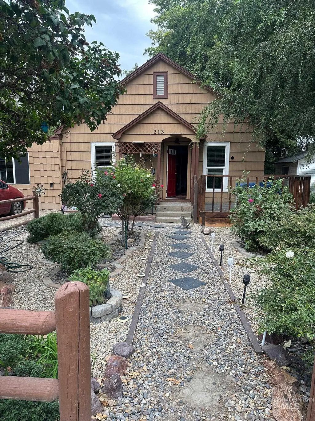 213 W W Montana, Homedale