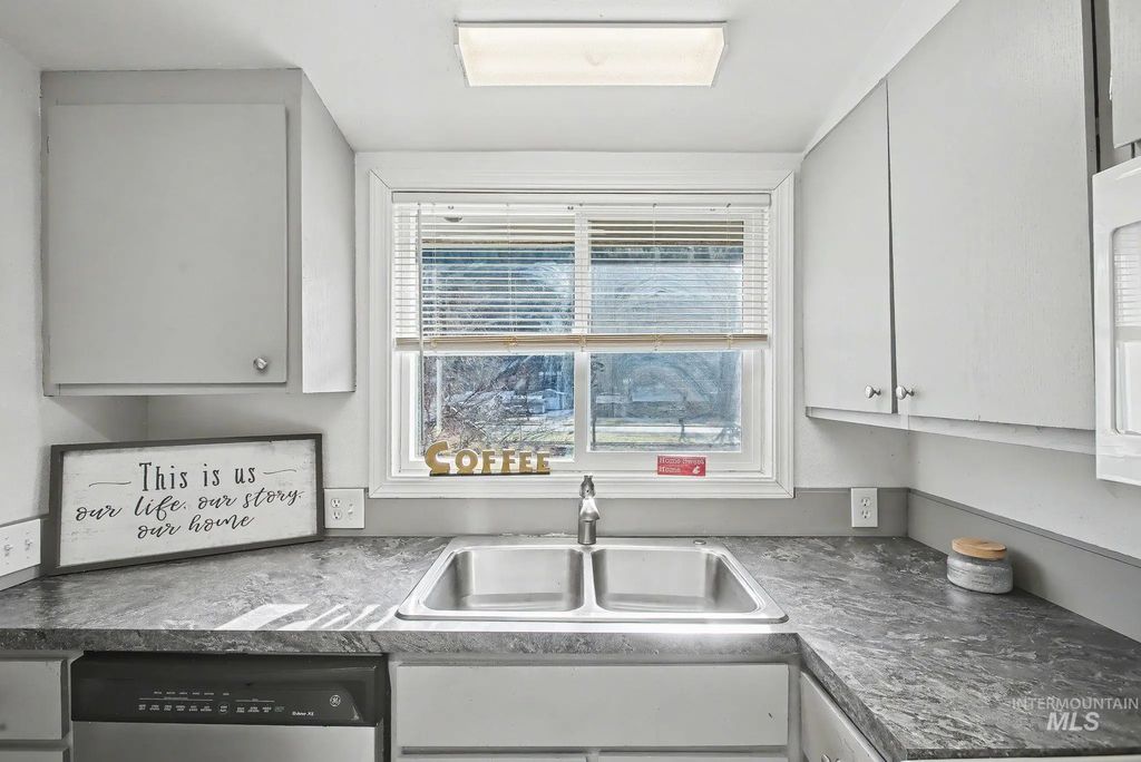 150 Elm, Orofino