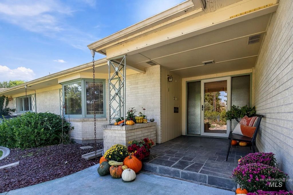 619 Fairway Dr, Caldwell