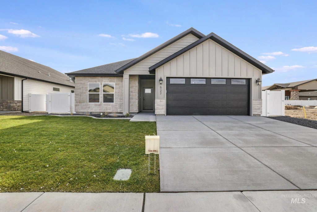527 Falling Leaf Lane, Twin Falls