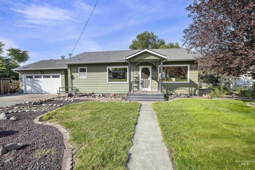 1256 Elm Street, Clarkston