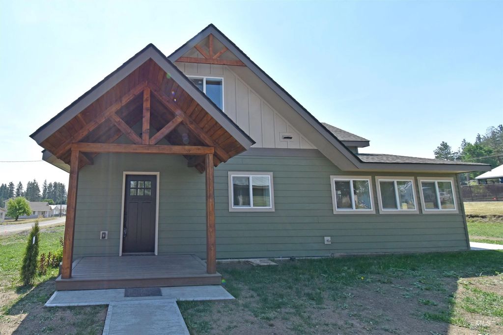 413 Ellis Avenue, Winchester