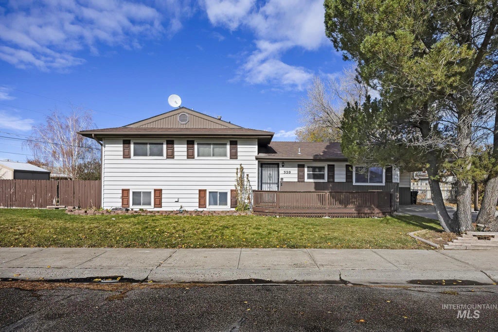 320 E 23rd Dr, Burley