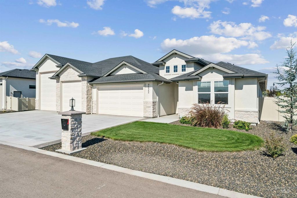 7522 E Newcastle Dr, Nampa