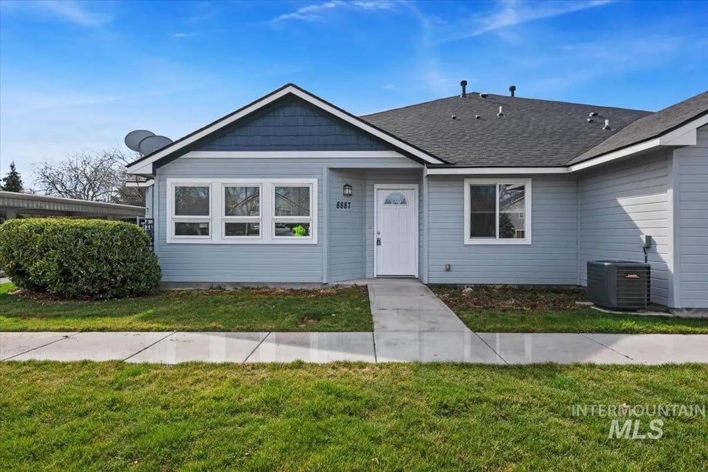 8887 W Candleston Ln, Boise