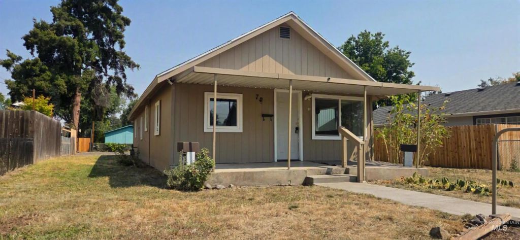 729 4th, Clarkston
