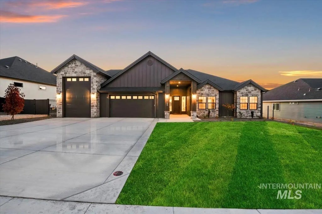 9793 S Peregrine Falcon Ave., Nampa