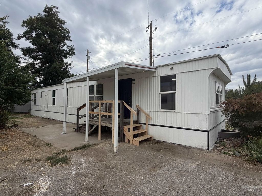 3948 N Adams St #16, Garden City