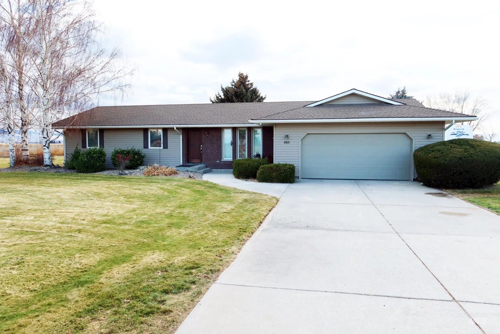 223 Hillcrest Rd, Burley