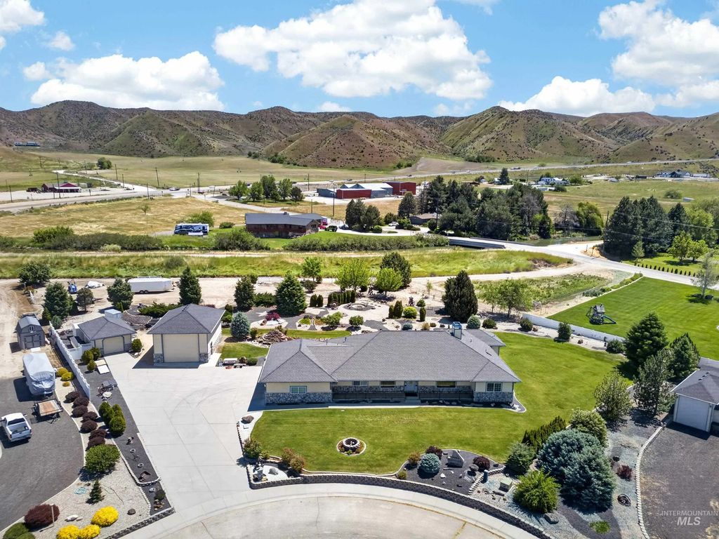 3060 Windfall Cir, Emmett