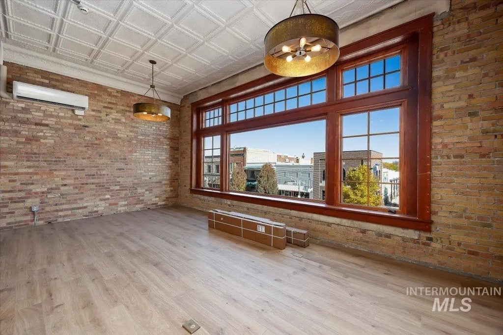 150 Main Ave #14, Twin Falls