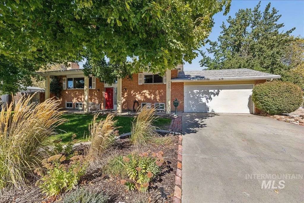 7226 W Cedarwood Dr., Boise