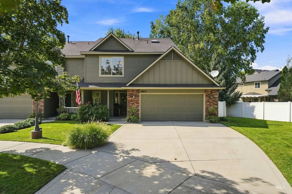 663 N Shadowfox Pl, Eagle
